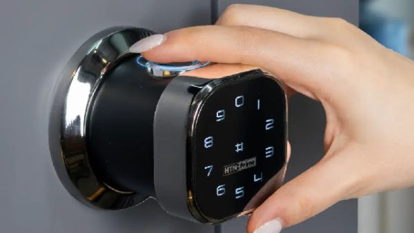 HTN Prime smart handle and lock, NipponPro modelدستگیره و قفل هوشمند اچ تی ان پرایم مدل NipponPro