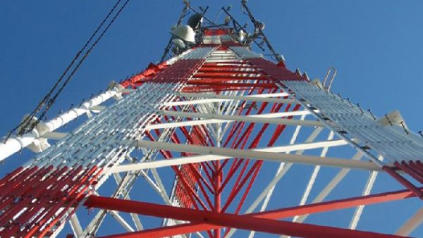 Self-standing tripod mast دکل خود ایستا سه‌پایه